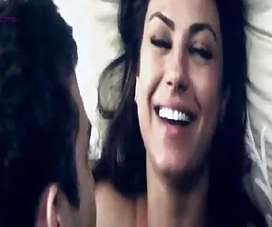 Gái với bộ ngực lớn - đang nghe coi phim sex kayribbon