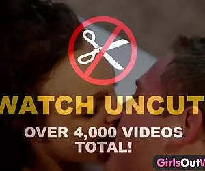 Kaliffazoe trang coi phim sex vú