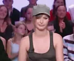 Kelly trump fuck hồ coi phim sex người và ngựa bơi