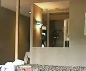 Gangster đang coi phim sex thiên đường