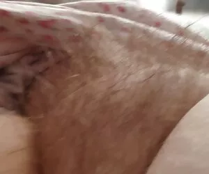 Cô trò chơi của Mariah Leonne coi phim set video